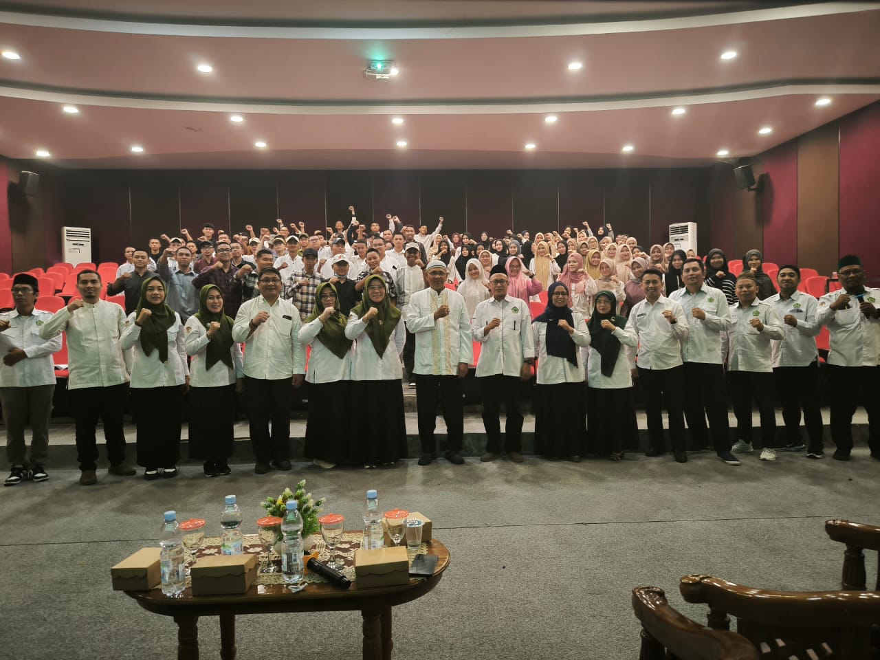 “Meneladani Rasulullah: Fakultas Syariah Gelar Kuliah Umum dan Doa Bersama Peringati Maulid Nabi”